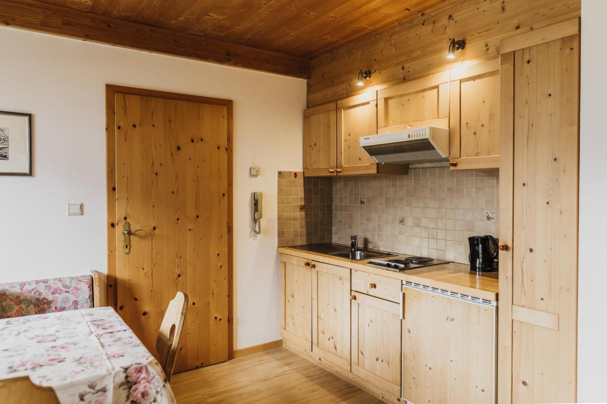 Thalguter - Rooms & Breakfast Lagundo Værelse billede